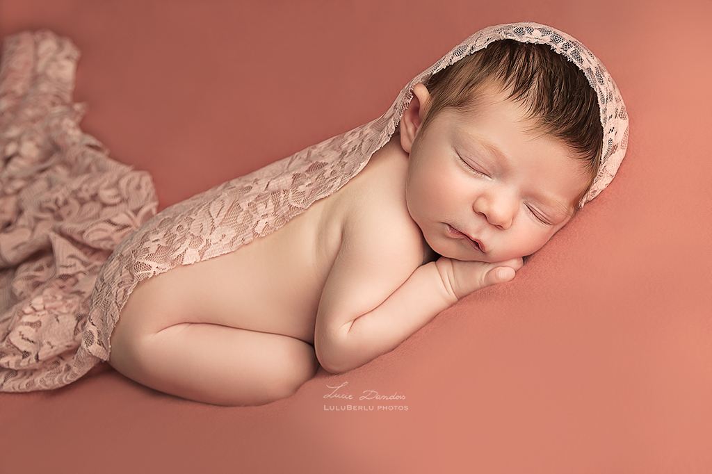 photographe spécialisée dans la photographie de nouveau-né